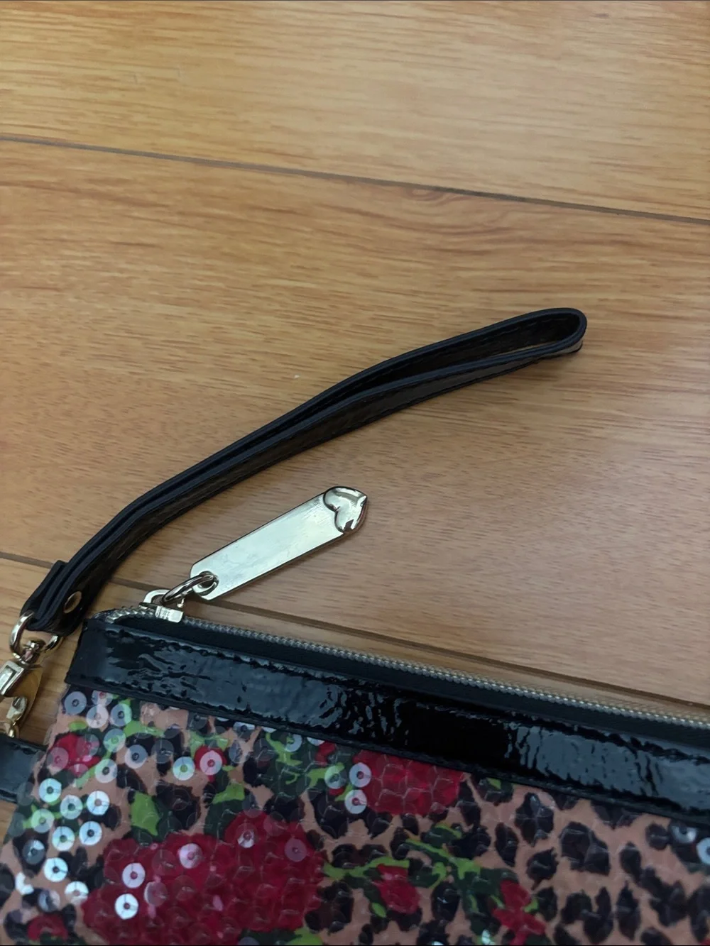 Betsey Johnson excellent gold
